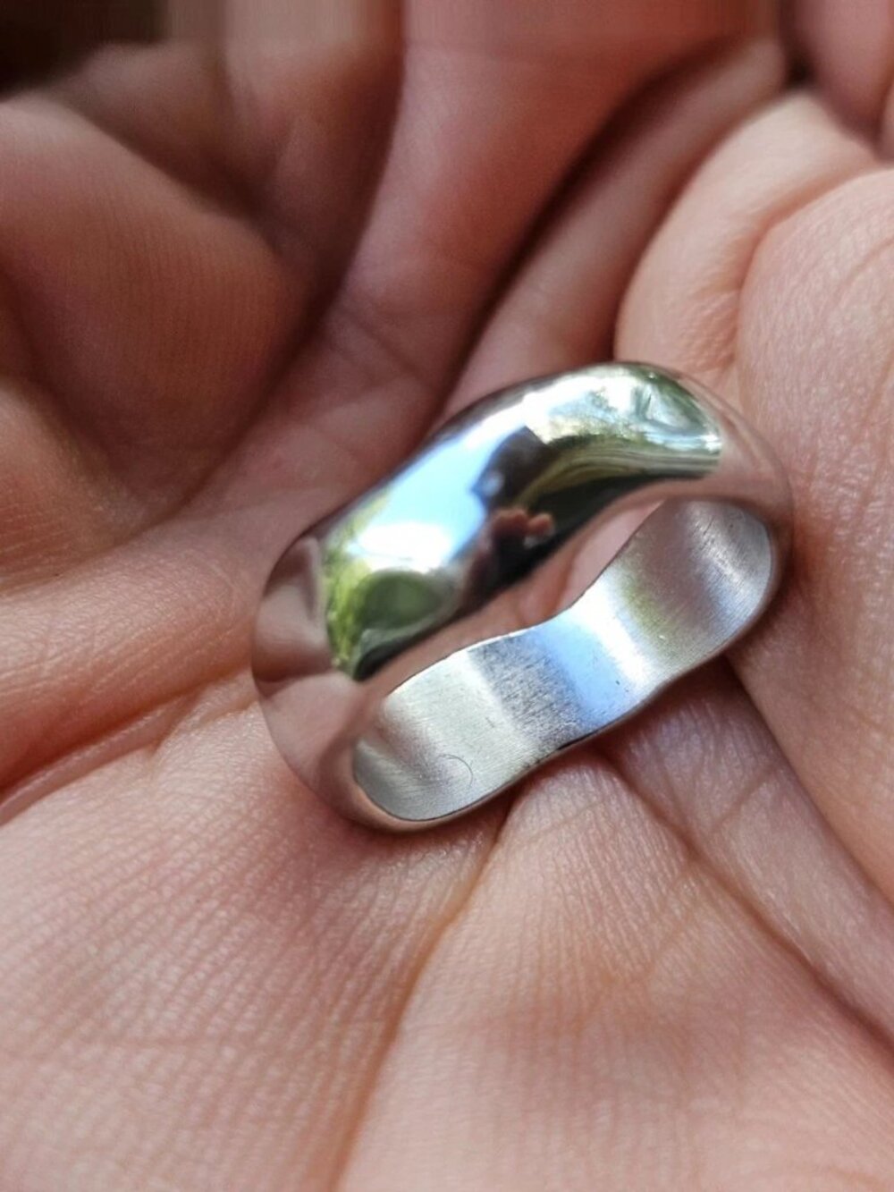 Biko Ring Silver Tone Wavi Rhodium Plated Finger Band Unisex Size 7 $95